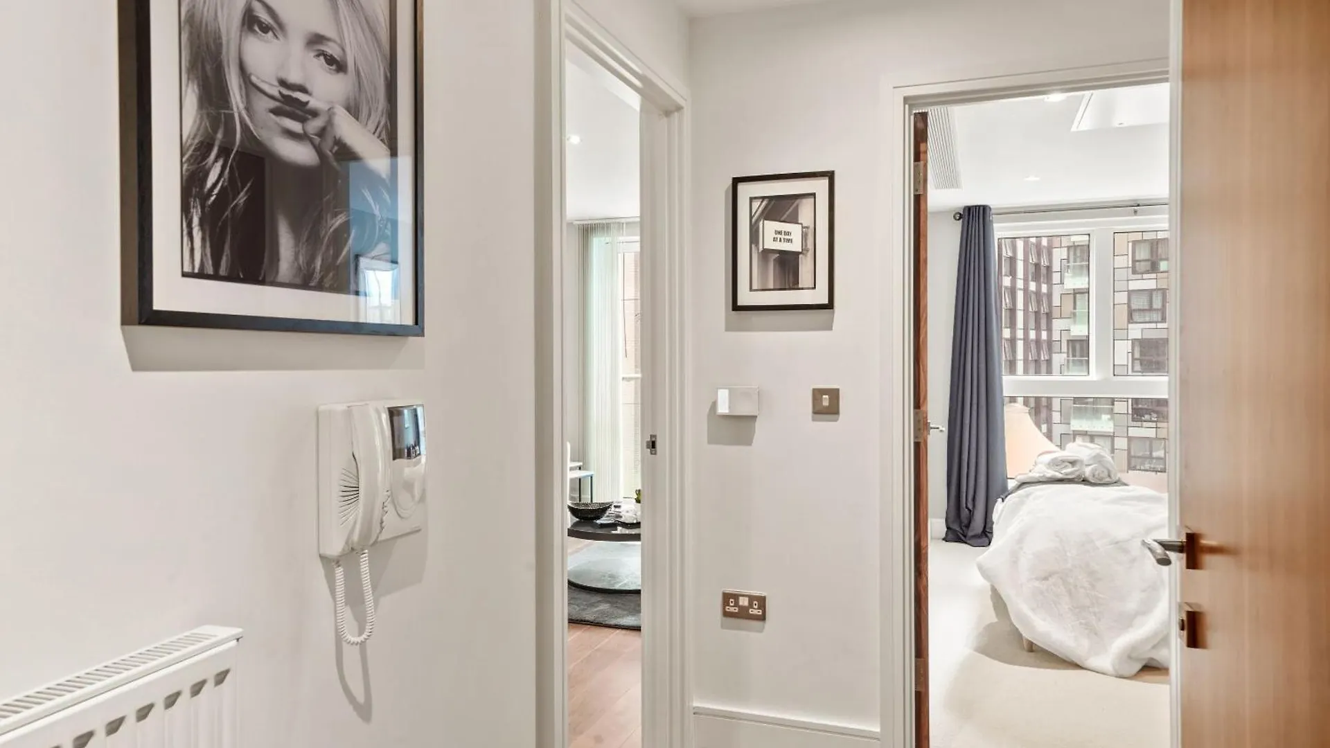 Luxury 1 Bed Flat, Minutes From Canary Wharf And South Quay Station London