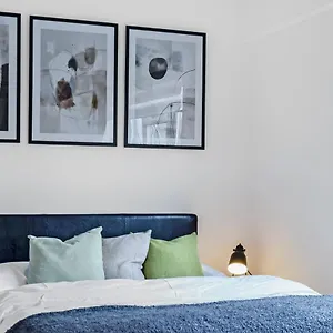 https://stylish-excel-3-bedroom-flat.brighton-hotels-england.com