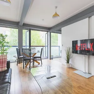 2bed Stratford With Easy Access To London, O2, Excel, Parking Nearby Apartament
